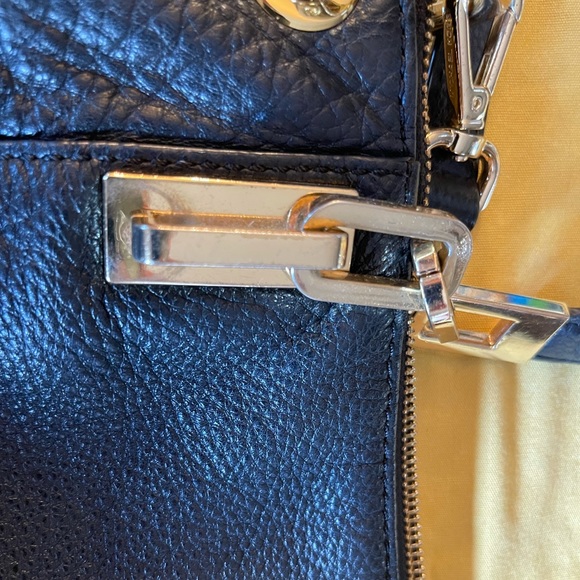 Black Michael Kors purse - Picture 4 of 14